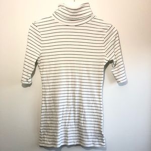 A new day turtle neck tee